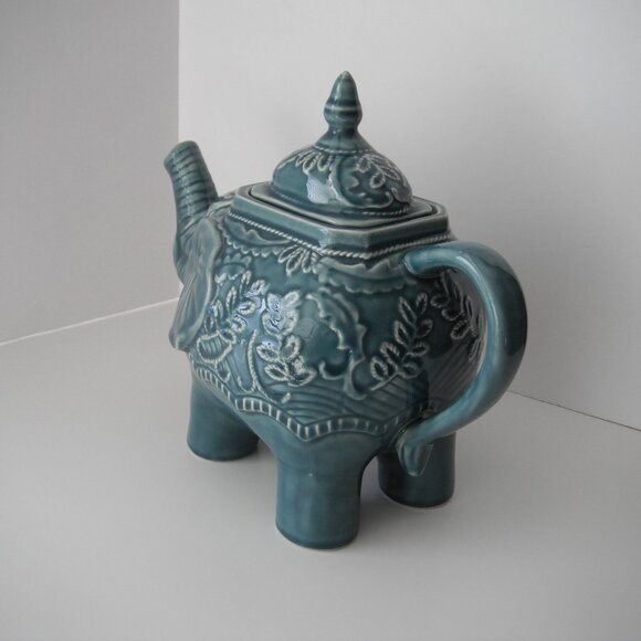 Abbott Collections Elephant Tea Pot Ceramic Trunks Up Green/Blue 7in - Picture 2 of 11